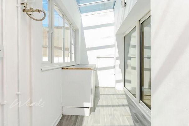 3 bedroom terraced house to rent - Photo 1