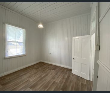 COUNTRY CHIC HOME WITH HEAPS OF SPACE - Photo 4