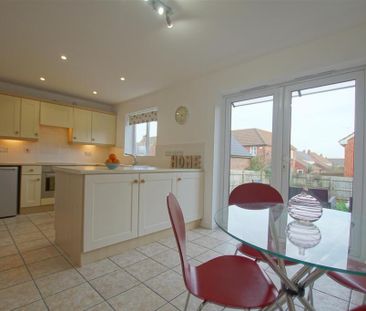 3 bedroom detached house to rent - Photo 6