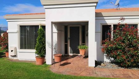 Fine Rototuna Living In A Secure Community - Photo 2