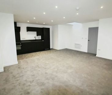 Flat to rent on - Photo 1