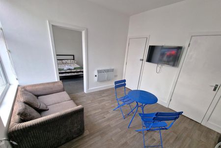 The Triangle, Bournemouth - Photo 5