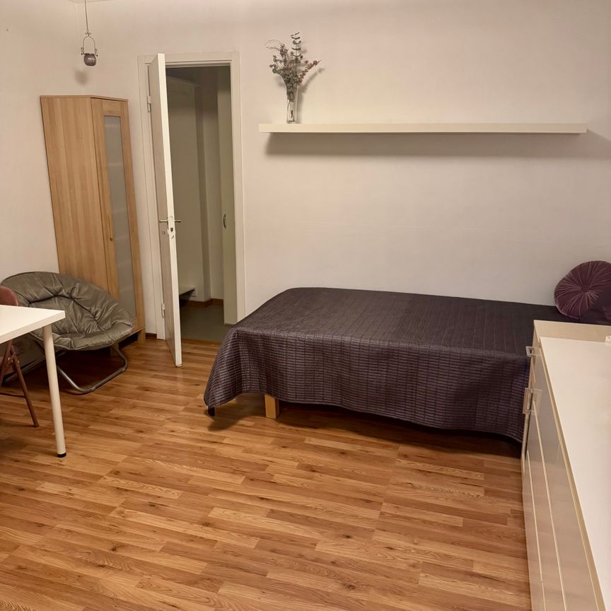 Västra Vägen, Solna - Photo 1