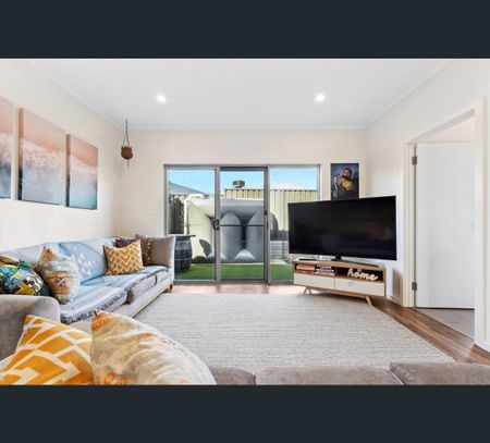 2/10 Neville Avenue, Christies Beach, SA 5165 - Photo 2
