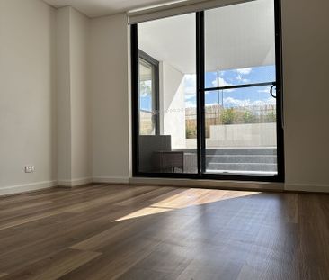 Modern & Convenient Living in the Heart of Asquith - Photo 4