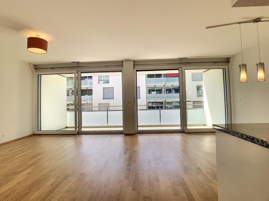 Beautiful 4.5 room through apartment with 2 balconies - Photo 1