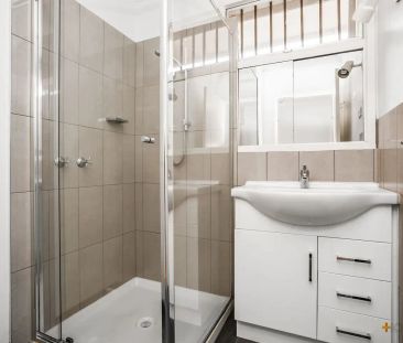 “NEAT AS A PIN | HEATING AND COOLING | EASY ACCESS TO TRANSPORT” - Photo 4