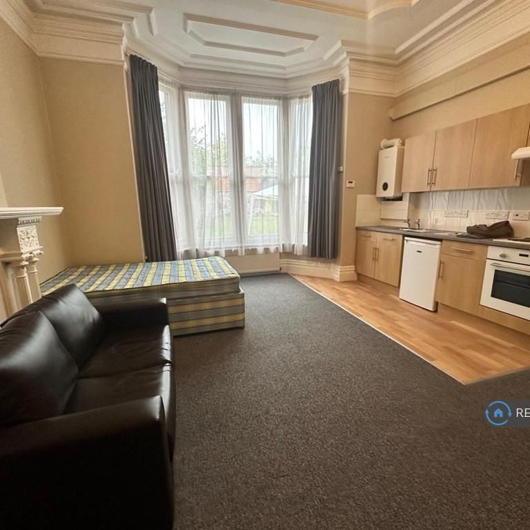 Studio to rent - Photo 1