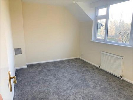 3 bedroom Detached for rent - Photo 2