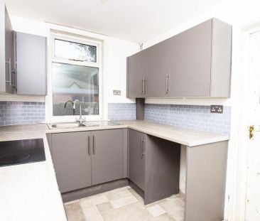 2 bedroom end of terrace house to rent - Photo 6