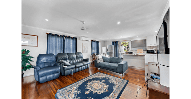 BEAUTIFUL 2-STOREY HOME IN BEACONSFIELD AVAILABLE NOW - Photo 1