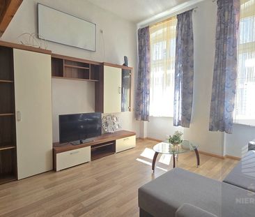 Duża Kawalerka-Centrum 1.piętro-Kamienica - Photo 1