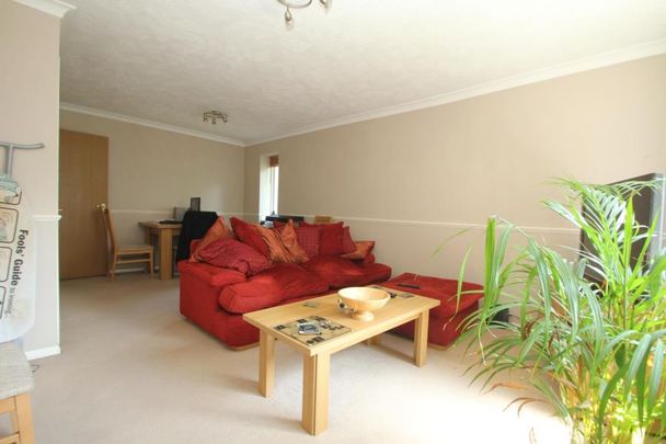 West Hill Road, Woking, Surrey, GU22 - Photo 1