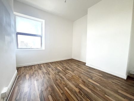 Moulson Terrace, Bradford, Denholme - Photo 2