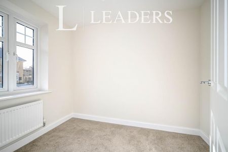 4 bedroom townhouse to rent - Photo 5