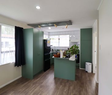 Family Home - Photo 5