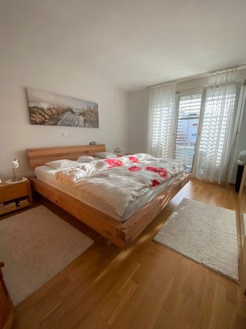 Grosszügige 4.5 Zimmer-Wohnung mit Cheminée in Seenähe! - Foto 4