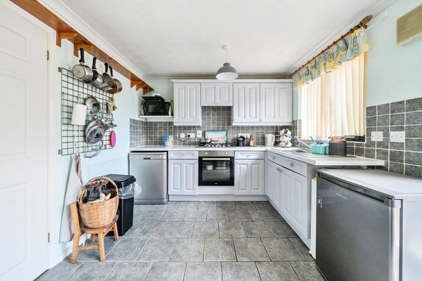 3 bedroom detached house to rent - Photo 1