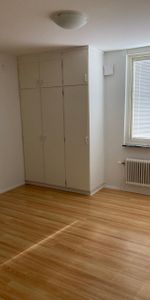 Delvis möblerat rum till kvinnlig student - Photo 3