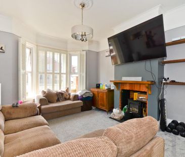 4 bedroom semi-detached house to rent - Photo 1