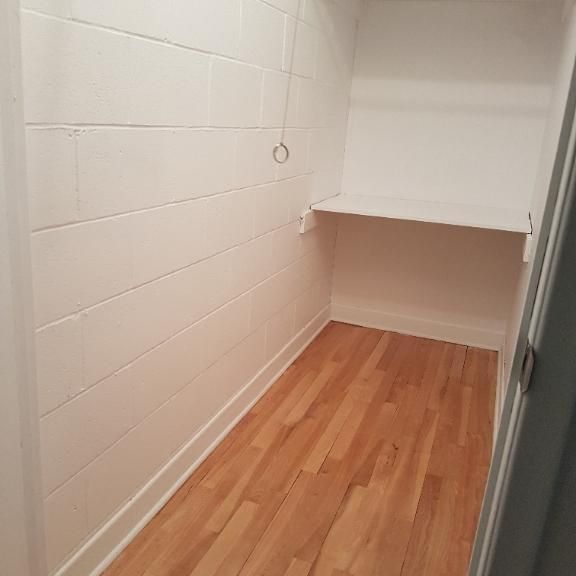 Perle Rare à Saint Lambert - Grand 3 1/2 Renové, entouré d'arbres et près du Village - Photo 1