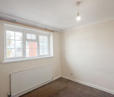 2 bedroom semi-detached house to rent - Photo 4