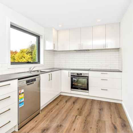 Modern and Low Maintenance - Photo 1