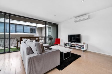 Live in sleek warehouse-style in the historic Bank Building - Photo 5