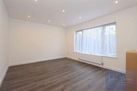 4 bedroom detached bungalow to rent - Photo 4