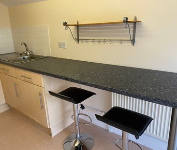 Kneesworth Street, Royston - Photo 1