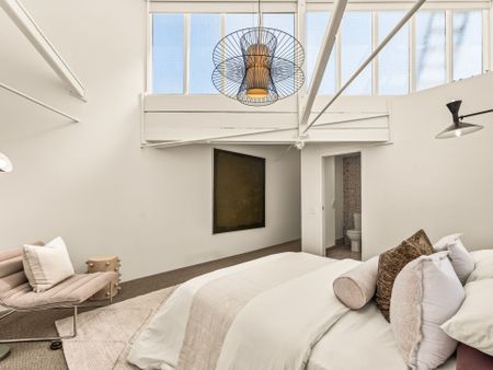 Stunning Two-Level Woolstore Apartment with Riverside Lifestyle in Tenerife - Photo 4