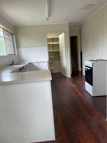 Spilt Level House 4 Big Bedrooms Close to Town. - Photo 5