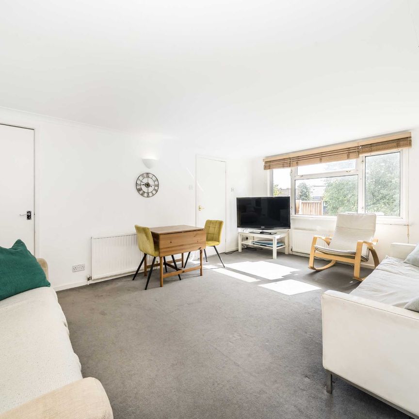 Brondesbury Road, Queens Park, NW6, London - Photo 1