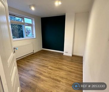 4 bedroom semi-detached house to rent - Photo 1