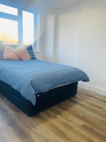1 bedroom in a house share to rent - Photo 2