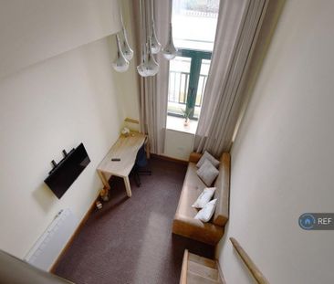 Studio to rent - Photo 1