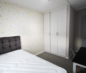 4 bedroom apartment to rent - Photo 6