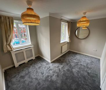 3 bedroom end of terrace house to rent - Photo 2