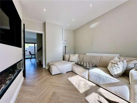 Alexandra Road, Poole, Dorset, BH14 - Photo 2