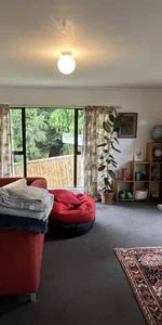 3 Bedrooms in Hamilton East - Photo 3