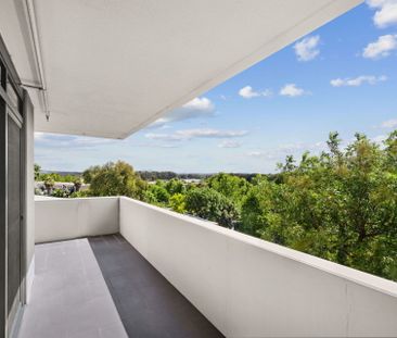 Large 2-bedroom corner apartment, in the heart of Belconnen - Photo 2