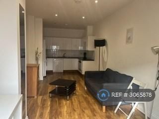 1 bedroom flat to rent - Photo 2