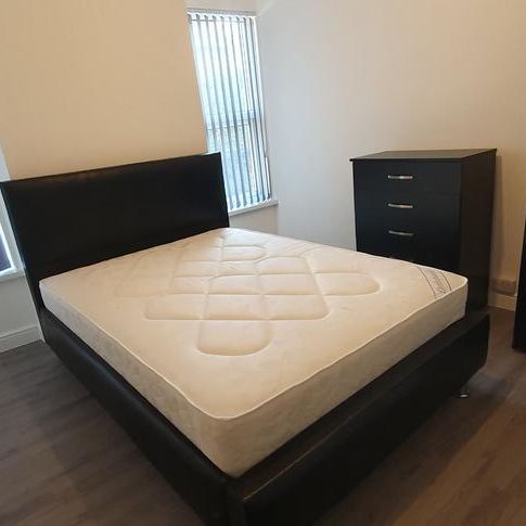 6 bedroom terraced house to rent - Photo 1