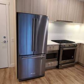 Apartment for rent, walking distance to Burquitlam SkyTrain - Photo 3