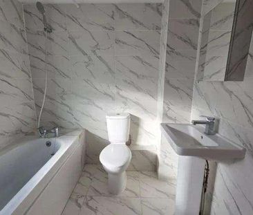 Spinis, Bracknell, Berkshire, RG12 - Photo 4