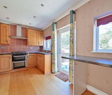3 bedroom end of terrace house to rent - Photo 5