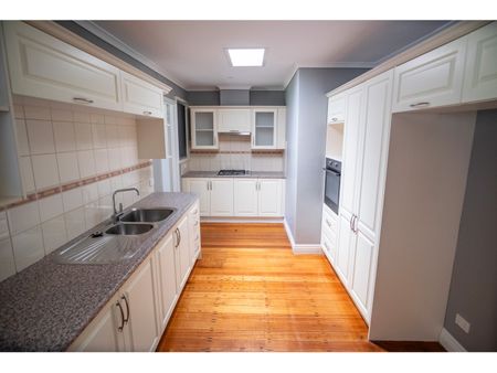 29 Kalinda Rd, Ringwood VIC 3134 - House For Rent | Domain - Photo 4