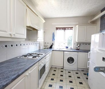 3 bedroom flat to rent - Photo 6