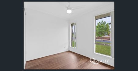 🏡 Family Perfect Home! Walk to Fernbrooke State School - Photo 5