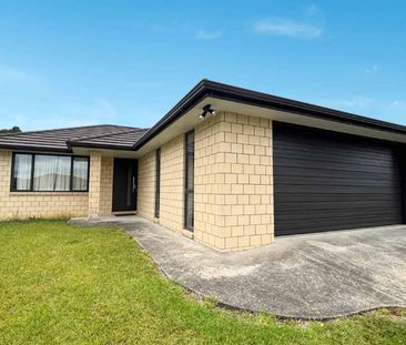 Large Onerahi Home - Photo 2